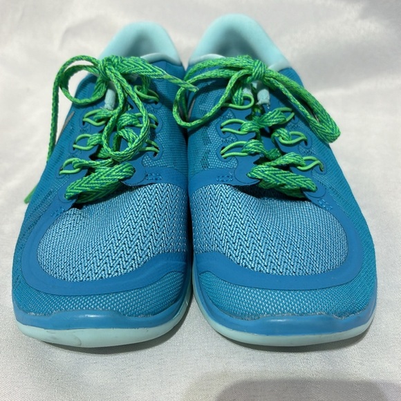 Nike Blue Lagoon Free Ultra Light Mesh Sneakers Size 4.5Y - Picture 2 of 4